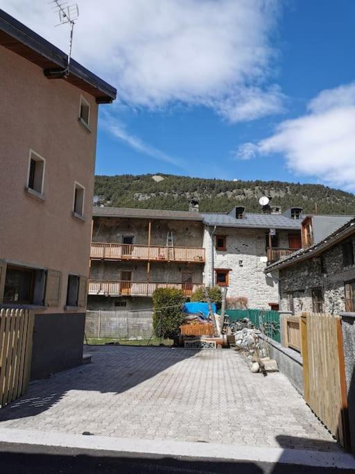 Gite 14 Pers Lesoursfanfarons Spacieux Chaleureux Bramans Buitenkant foto
